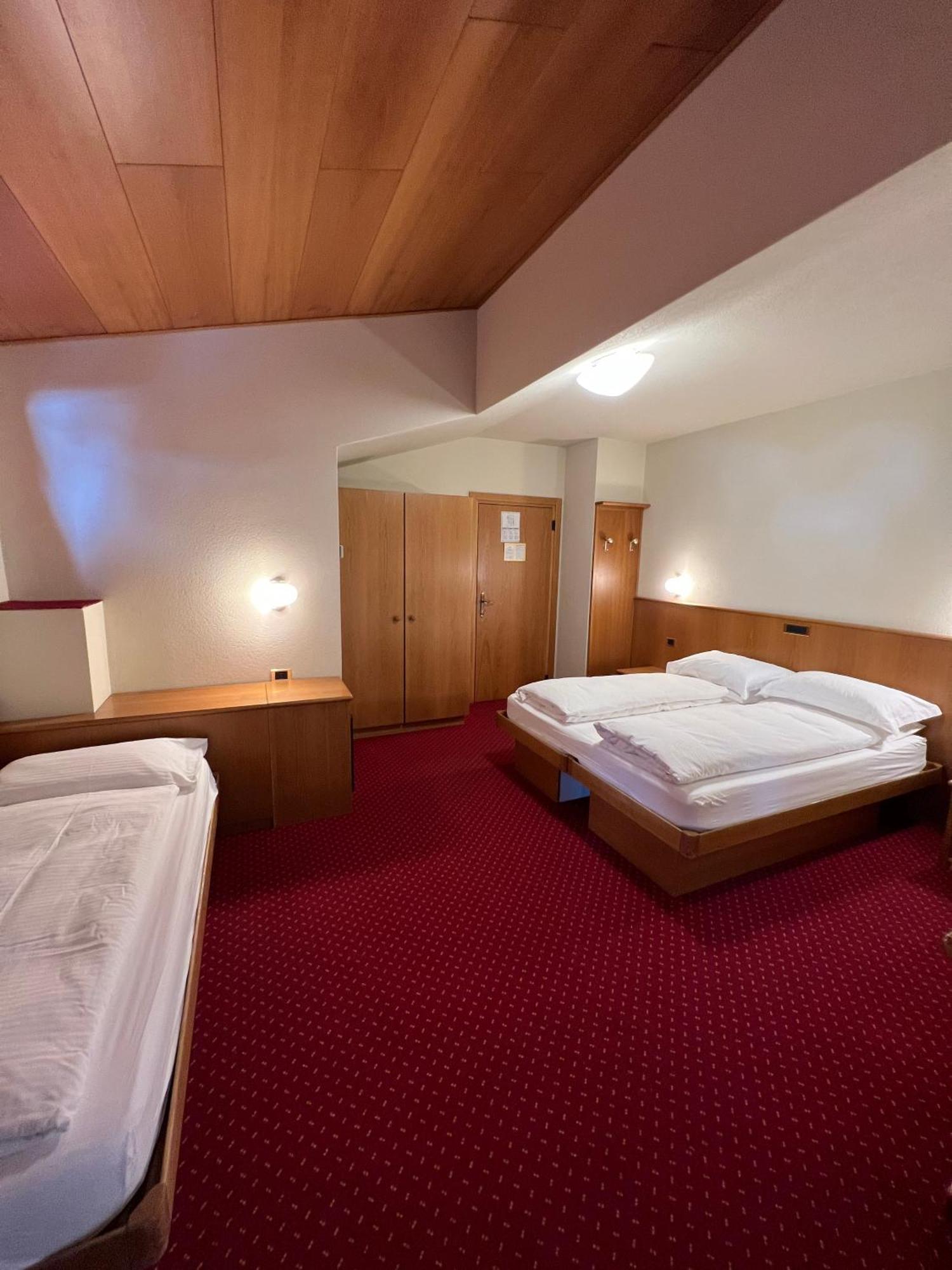 Hotel Miravalle Isolaccia Quarto foto